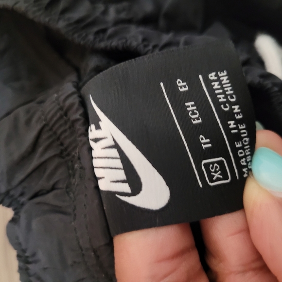 Nike Men's Black Track Pants NIKE Bottom Nylon BLK CD0422-010 SWOOSH WOVEN - Picture 3 of 7